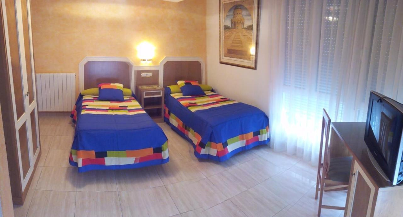 Hostal Conchi Miranda de Ebro Bagian luar foto