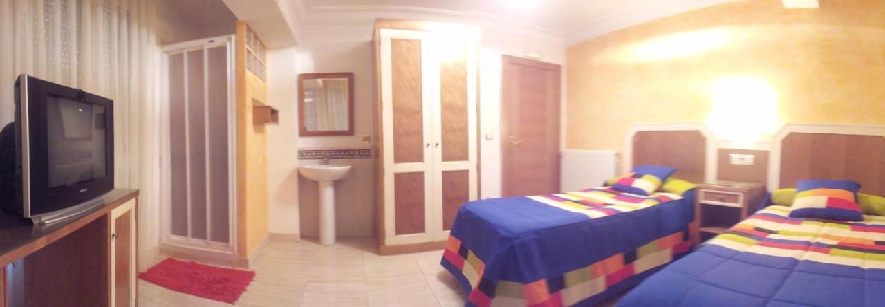 Hostal Conchi Miranda de Ebro Bagian luar foto
